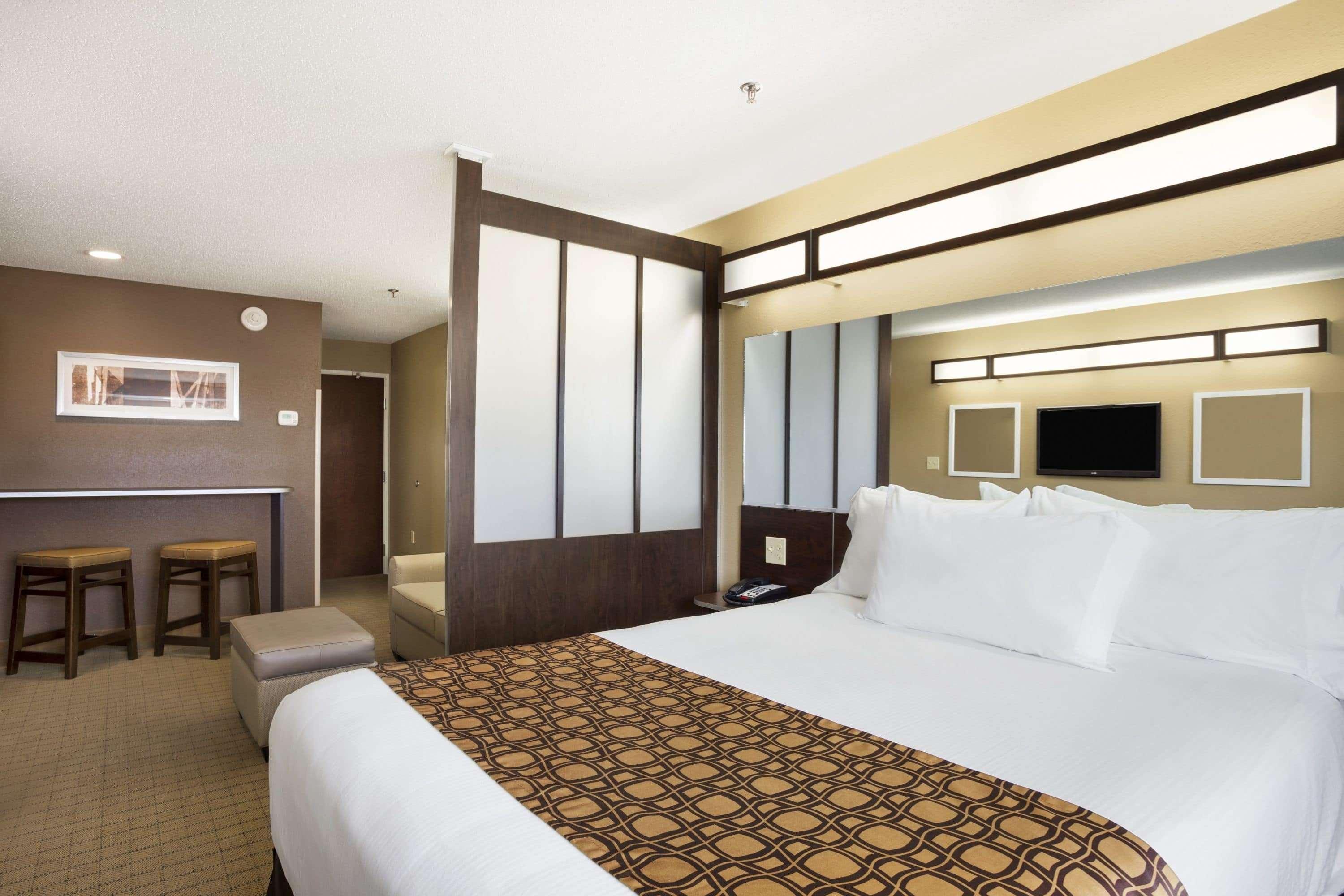 Microtel Inn & Suites By Wyndham Кембридж Экстерьер фото