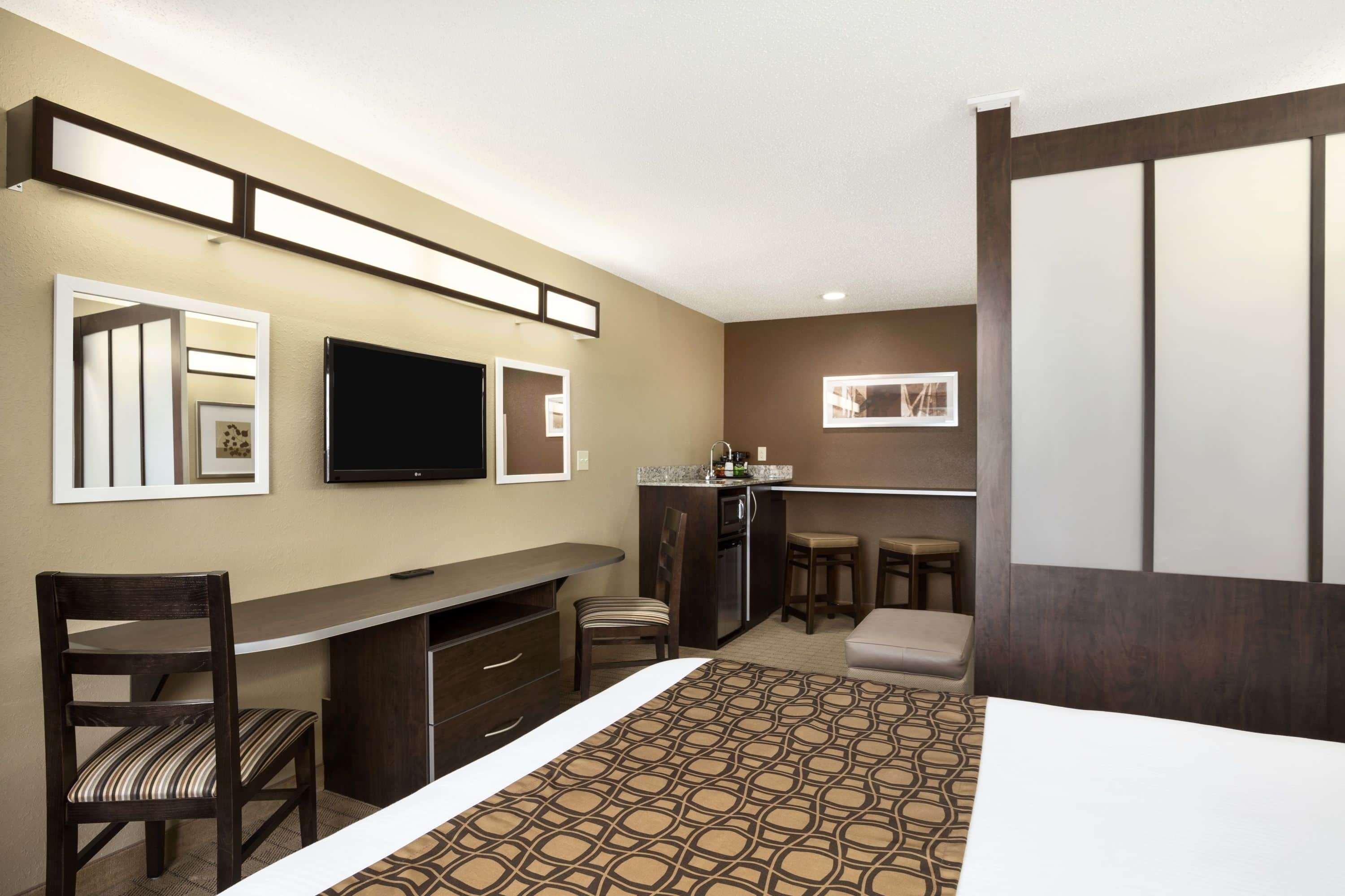 Microtel Inn & Suites By Wyndham Кембридж Экстерьер фото